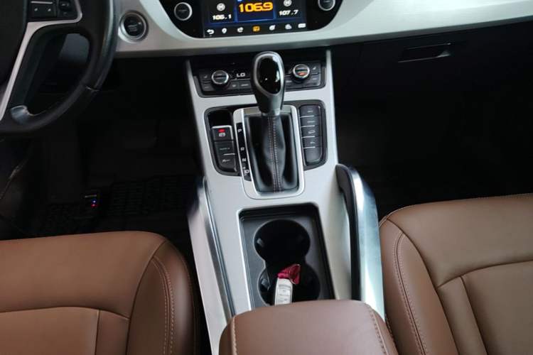 Used Geely Auto Emgrand X7 Sport 2016 1.8TD Automatic ZhiZun Version Gear Lever