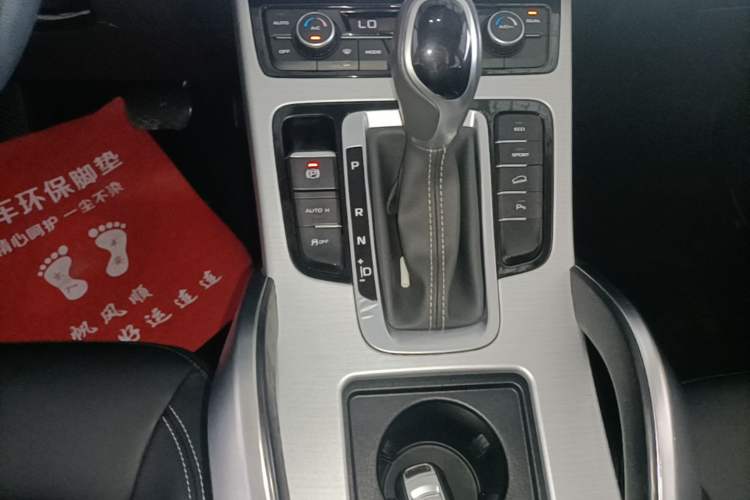 Used Geely Auto Emgrand X7 Sport 2016 1.8TD Automatic Smart Connectivity Version Gear Lever