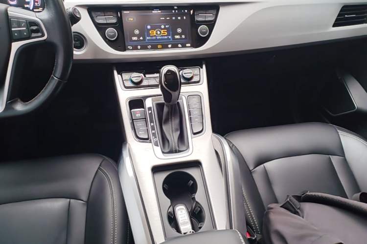Used Geely Auto Emgrand X7 Sport 2016 1.8TD Automatic Smart Model Gear Lever