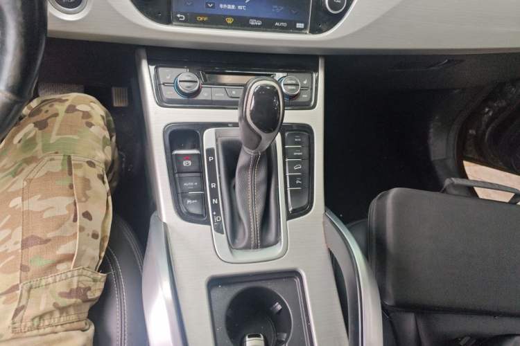 Used Geely Auto Emgrand X7 Sport 2016 1.8TD Automatic Smart Model Gear Lever