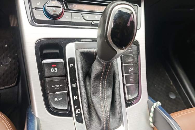 Used Geely Auto Emgrand X7 Sport 2016 1.8TD Automatic ZhiZun Version Gear Lever