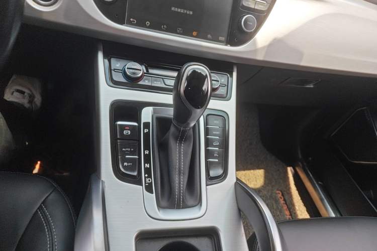 Used Geely Auto Emgrand X7 Sport 2016 1.8TD Automatic Smart Model Gear Lever