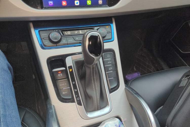 Used Geely Auto Emgrand X7 Sport 2016 1.8TD Automatic ZhiShang Model Gear Lever