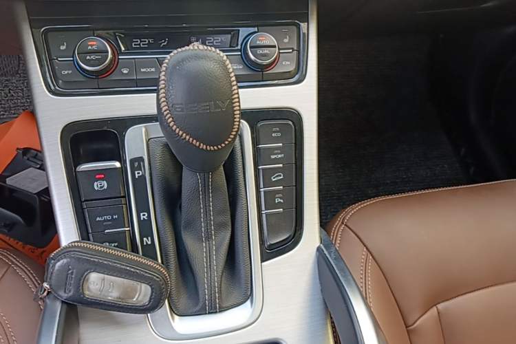 Used Geely Auto Emgrand X7 Sport 2016 1.8TD Automatic ZhiZun Version Gear Lever