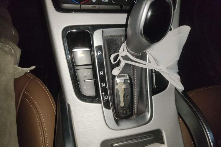 Used Geely Auto Emgrand X7 Sport 2016 1.8TD Automatic ZhiZun Version Gear Lever
