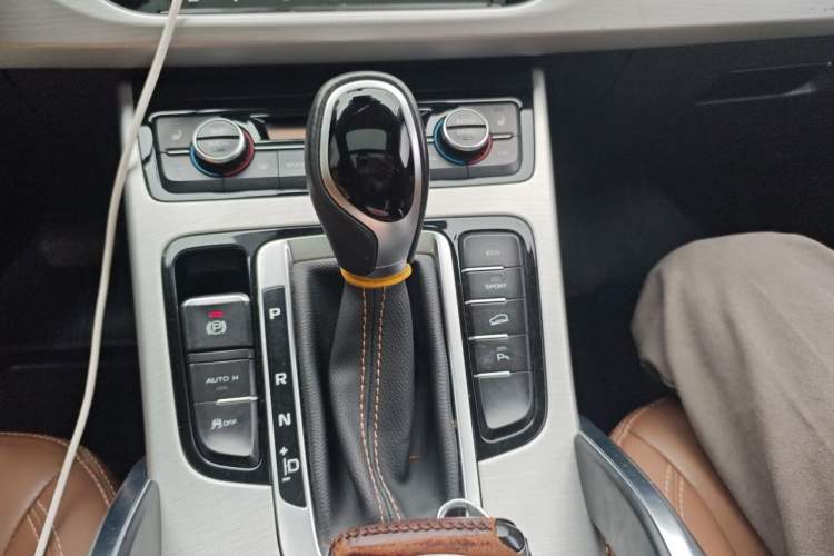 Used Geely Auto Emgrand X7 Sport 2016 1.8TD Automatic ZhiZun Version Gear Lever