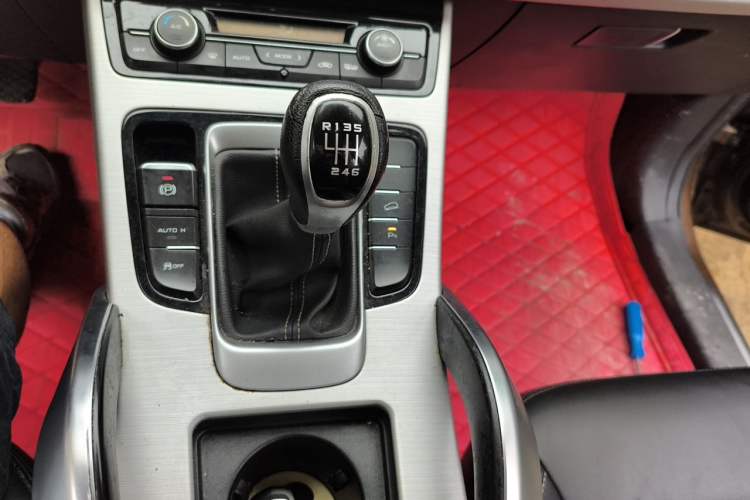 Used Geely Auto Emgrand X7 Sport 2016 2.0L Manual Smart Connect Version Gear Lever