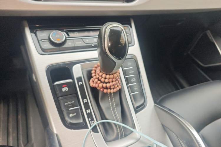 Used Geely Auto Emgrand X7 Sport 2016 1.8TD Automatic Smart Connectivity Version Gear Lever