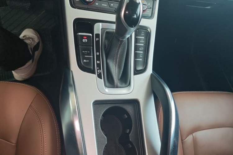 Used Geely Auto Emgrand X7 Sport 2016 1.8TD Automatic ZhiZun Version Gear Lever