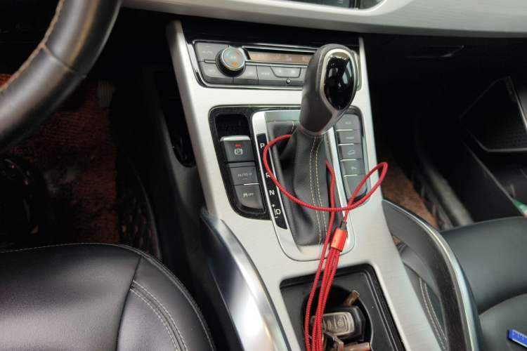 Used Geely Auto Emgrand X7 Sport 2016 1.8TD Automatic ZhiShang Model Gear Lever