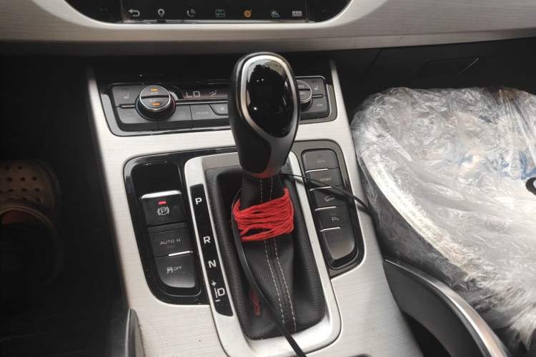 Used Geely Auto Emgrand X7 Sport 2016 1.8TD Automatic Smart Model Gear Lever