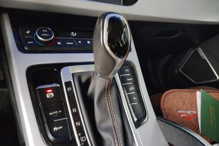 Used Geely Auto Emgrand X7 Sport 2016 1.8TD Automatic ZhiZun Version Gear Lever