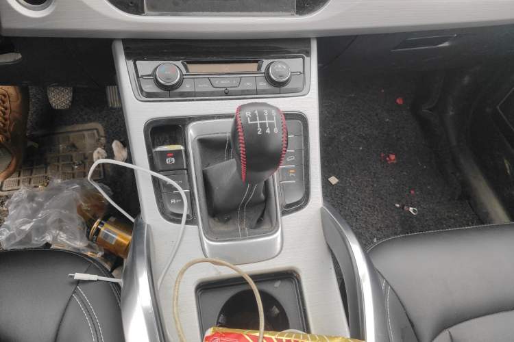 Used Geely Auto Emgrand X7 Sport 2016 2.0L Manual Smart Connect Version Gear Lever
