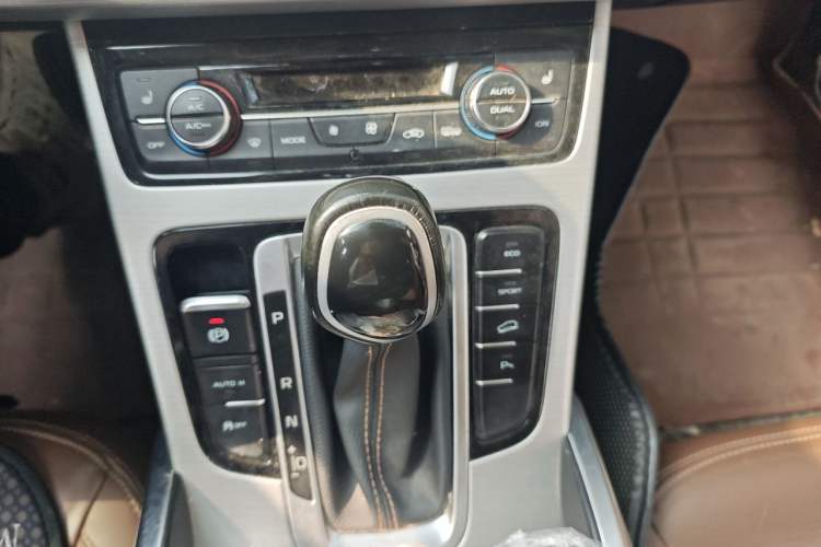 Used Geely Auto Emgrand X7 Sport 2016 1.8TD Automatic ZhiZun Version Gear Lever
