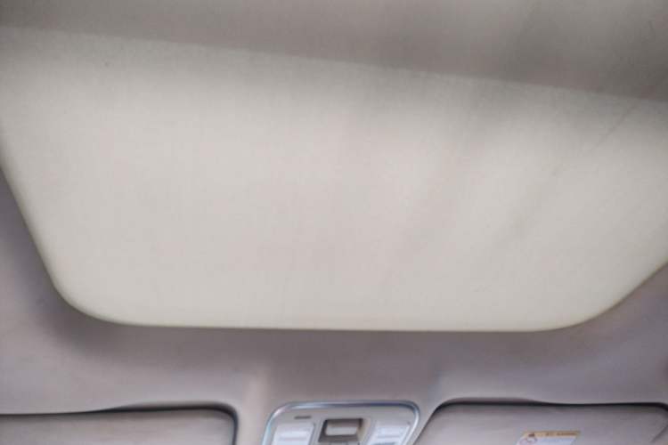 Used Geely Auto Emgrand X7 Sport 2016 1.8TD Automatic All-Wheel-Drive ZhiZun Edition Headliner