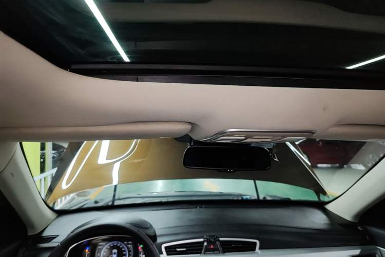 Used Geely Auto Emgrand X7 Sport 2016 1.8TD Automatic ZhiZun Version Headliner