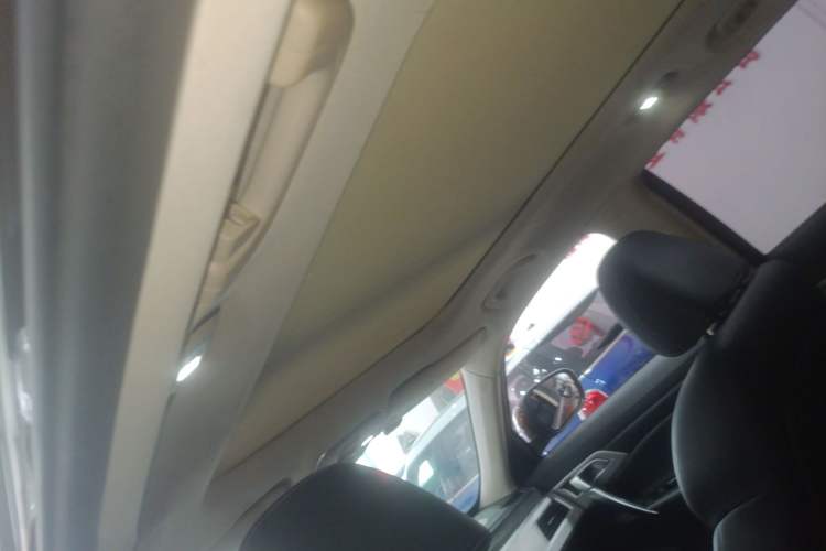 Used Geely Auto Emgrand X7 Sport 2016 1.8TD Automatic Smart Model Headliner