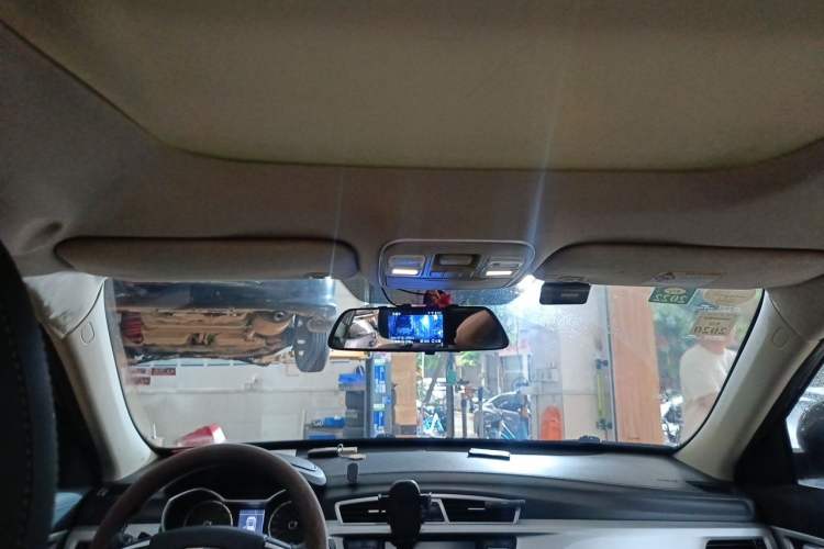 Used Geely Auto Emgrand X7 Sport 2016 1.8TD Automatic Smart Connectivity Version Headliner