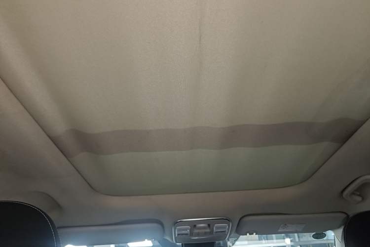Used Geely Auto Emgrand X7 Sport 2016 1.8TD Automatic Smart Model Headliner