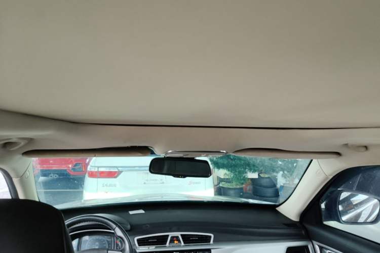Used Geely Auto Emgrand X7 Sport 2016 1.8TD Automatic Smart Model Headliner