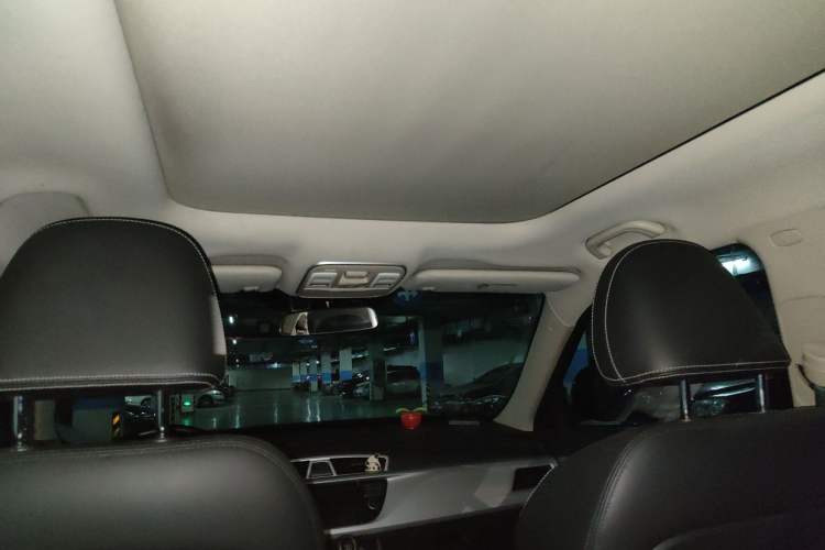 Used Geely Auto Emgrand X7 Sport 2016 2.0L Manual ZhiShang Version Headliner