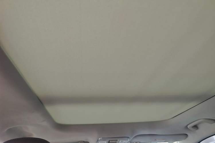 Used Geely Auto Emgrand X7 Sport 2016 1.8TD Automatic All-Wheel-Drive ZhiZun Edition Headliner