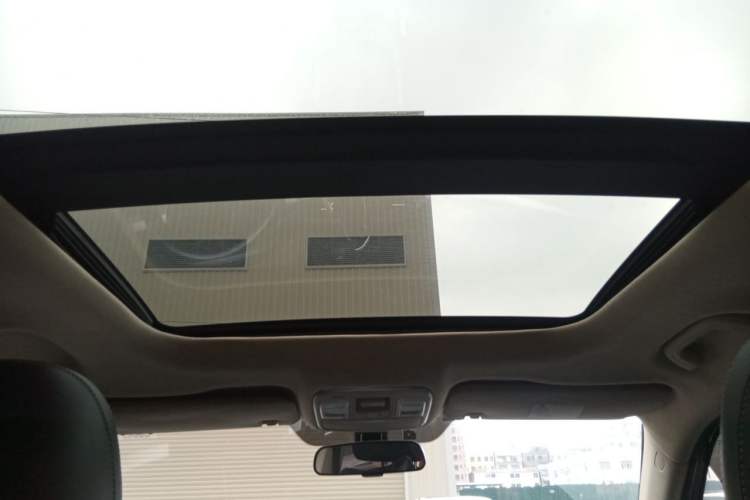 Used Geely Auto Emgrand X7 Sport 2016 2.0L Manual ZhiShang Version Headliner