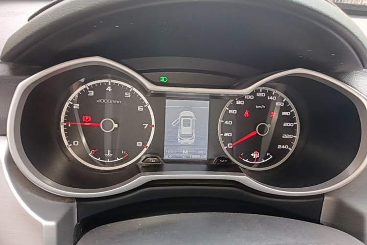 Used Geely Auto Emgrand X7 Sport 2016 2.0L Manual ZhiShang Version Instrument Cluster
