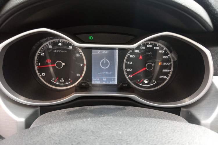 Used Geely Auto Emgrand X7 Sport 2016 2.0L Manual ZhiShang Version Instrument Cluster