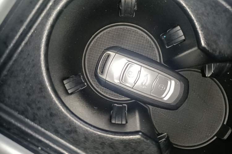 Used Geely Auto Emgrand X7 Sport 2016 1.8TD Automatic Smart Connectivity Version Interior 1