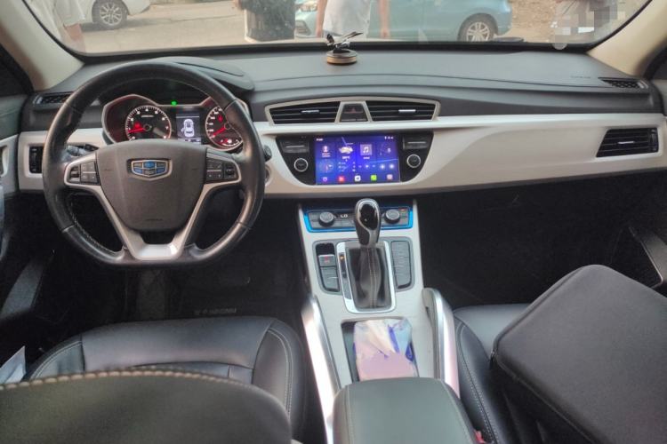 Used Geely Auto Emgrand X7 Sport 2016 1.8TD Automatic ZhiShang Model Interior 2