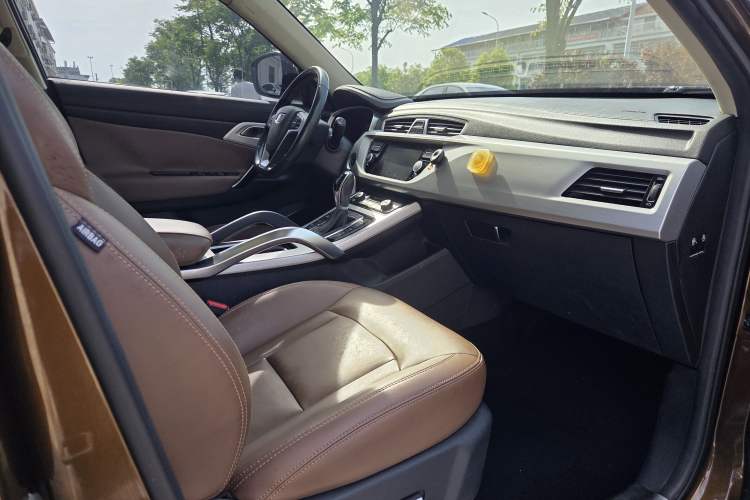 Used Geely Auto Emgrand X7 Sport 2016 1.8TD Automatic ZhiZun Version Interior 2