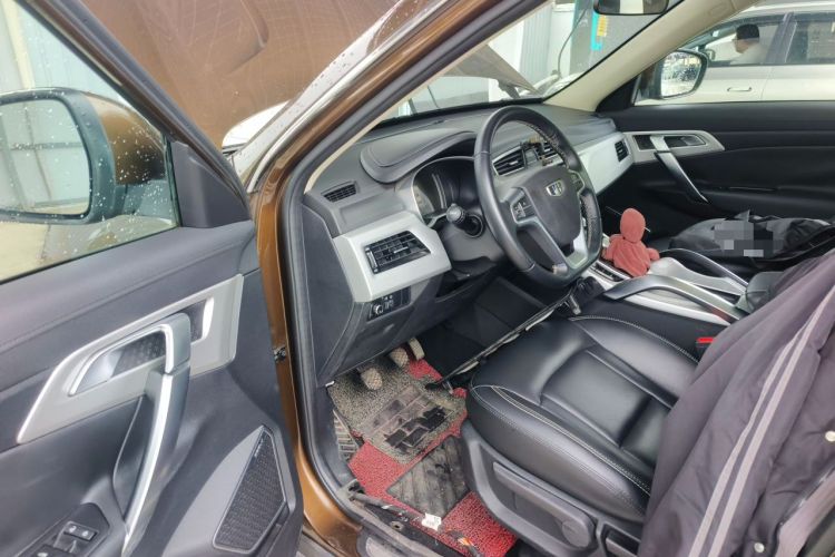 Used Geely Auto Emgrand X7 Sport 2016 2.0L Manual Smart Connect Version Interior 3