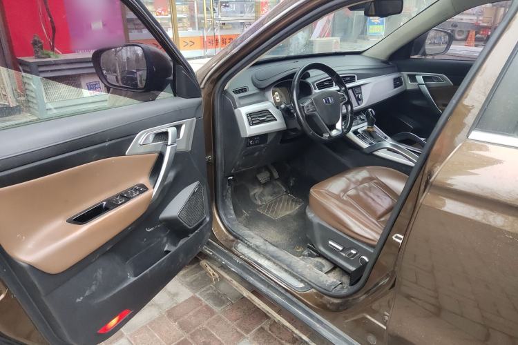 Used Geely Auto Emgrand X7 Sport 2016 1.8TD Automatic ZhiZun Version Interior 3