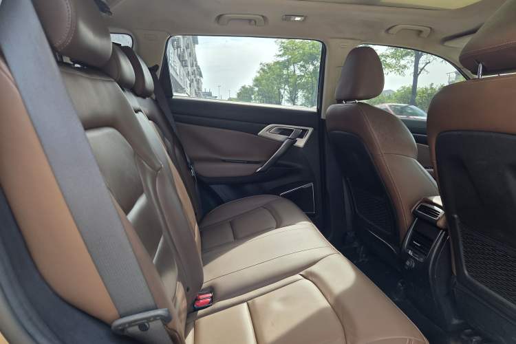 Used Geely Auto Emgrand X7 Sport 2016 1.8TD Automatic ZhiZun Version Interior 4
