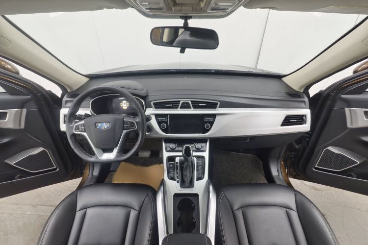 Used Geely Auto Emgrand X7 Sport 2016 1.8TD Automatic Smart Connectivity Version Interior 5