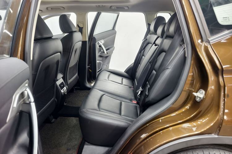 Used Geely Auto Emgrand X7 Sport 2016 1.8TD Automatic Smart Connectivity Version Interior 9