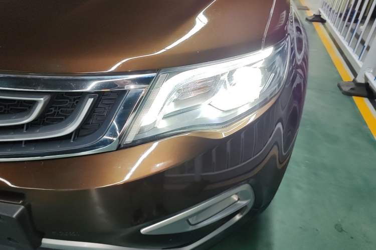 Used Geely Auto Emgrand X7 Sport 2016 1.8TD Automatic ZhiZun Version Left Front Headlight