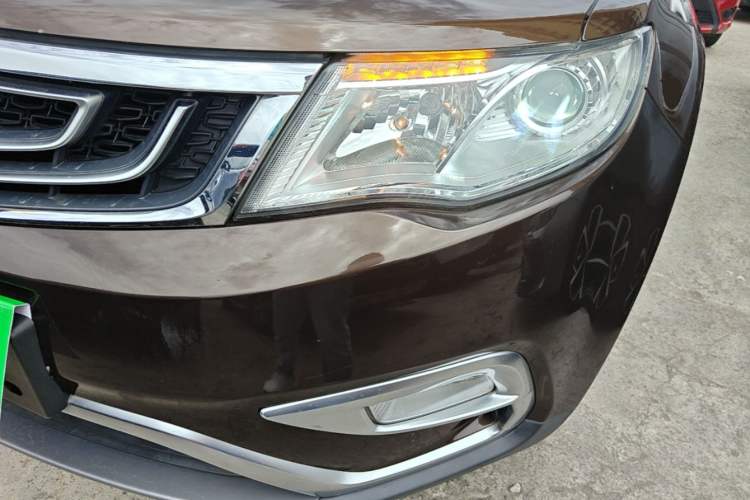 Used Geely Auto Emgrand X7 Sport 2016 1.8TD Manual ZhiShang Model Left Front Headlight