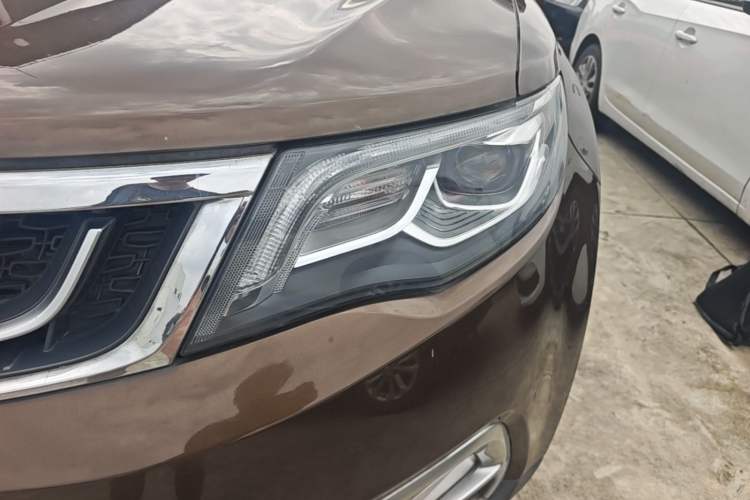 Used Geely Auto Emgrand X7 Sport 2016 1.8TD Automatic All-Wheel-Drive ZhiZun Edition Left Front Headlight