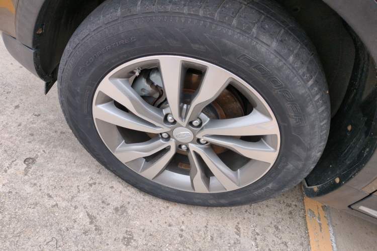 Used Geely Auto Emgrand X7 Sport 2016 1.8TD Automatic All-Wheel-Drive ZhiZun Edition Left Front Wheel Hub