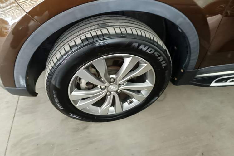 Used Geely Auto Emgrand X7 Sport 2016 1.8TD Automatic ZhiZun Version Left Front Wheel Hub