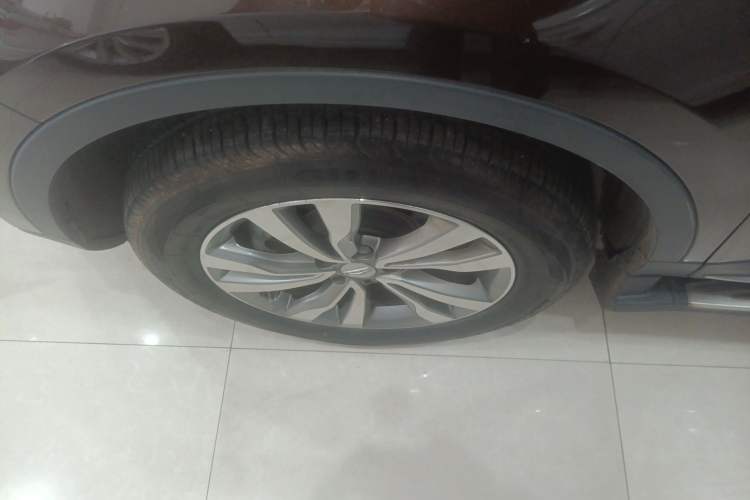 Used Geely Auto Emgrand X7 Sport 2016 1.8TD Automatic Smart Model Left Front Wheel Hub