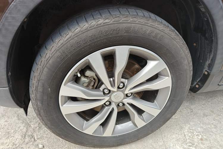 Used Geely Auto Emgrand X7 Sport 2016 1.8TD Manual ZhiShang Model Left Front Wheel Hub