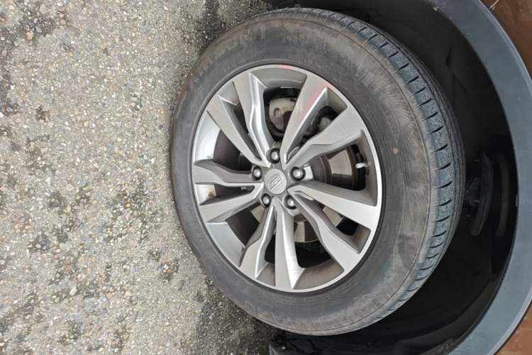 Used Geely Auto Emgrand X7 Sport 2016 1.8TD Automatic ZhiZun Version Left Front Wheel Hub