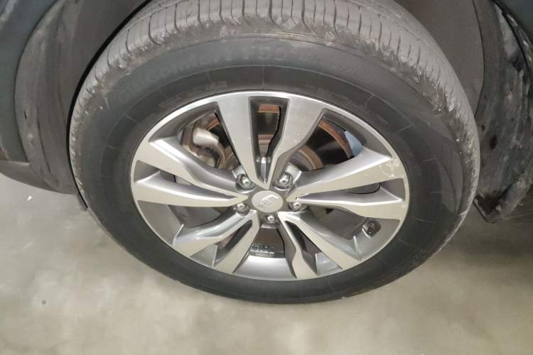 Used Geely Auto Emgrand X7 Sport 2016 1.8TD Automatic ZhiZun Version Left Front Wheel Hub