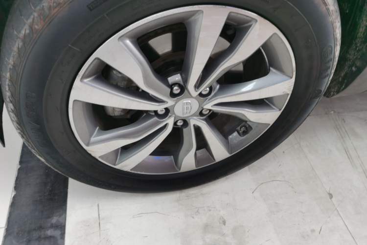 Used Geely Auto Emgrand X7 Sport 2016 1.8TD Automatic Smart Model Left Front Wheel Hub