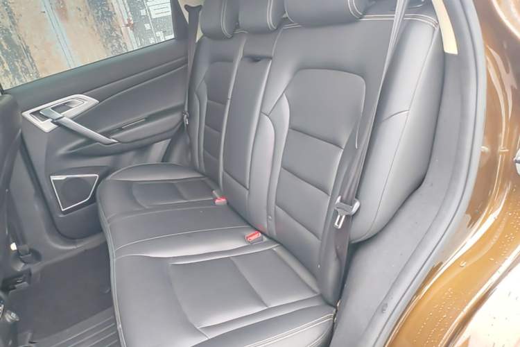Used Geely Auto Emgrand X7 Sport 2016 1.8TD Automatic Smart Model Left Rear Seat