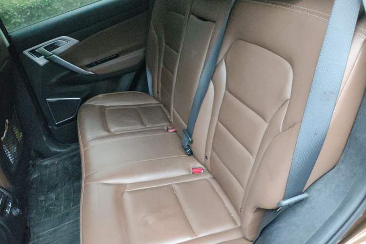 Used Geely Auto Emgrand X7 Sport 2016 1.8TD Automatic ZhiZun Version Left Rear Seat