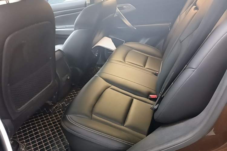 Used Geely Auto Emgrand X7 Sport 2016 2.0L Manual ZhiShang Version Left Rear Seat